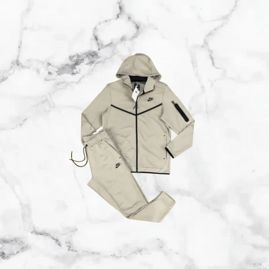 Ensemble Nike Tech