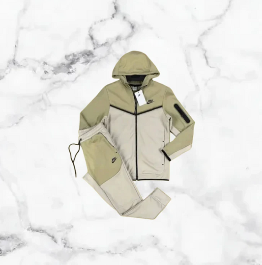 Ensemble Nike Tech